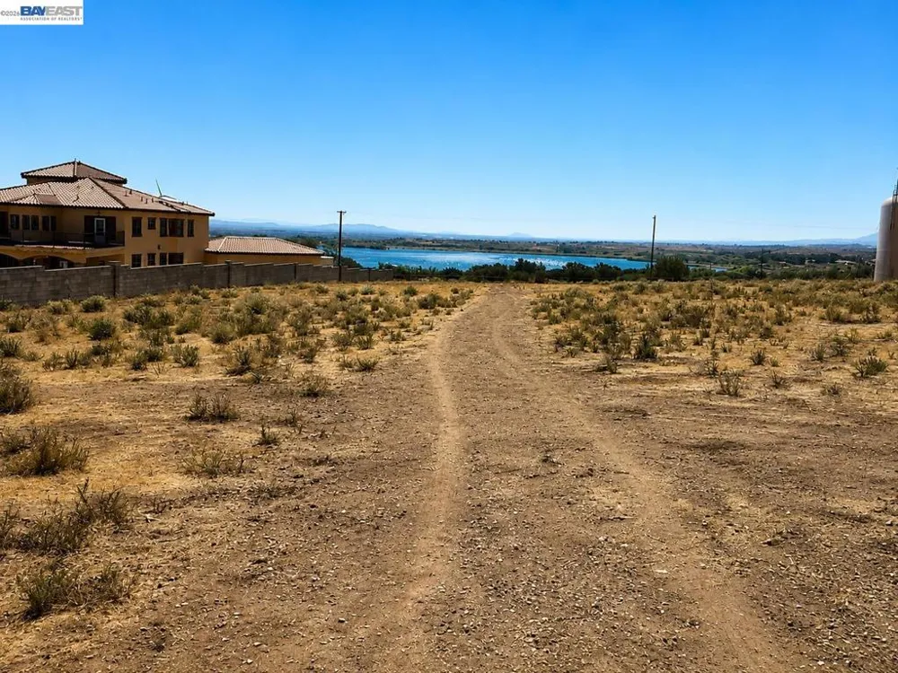 El Camino Dr Hacienda Dr Palmdale, CA 93551