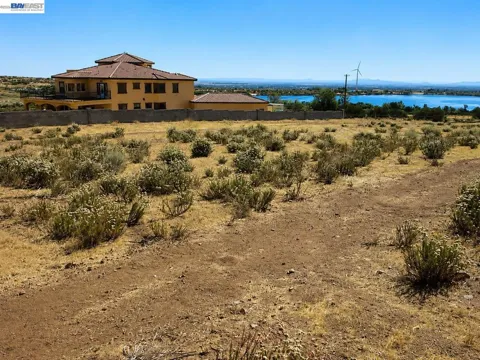 El Camino Dr Hacienda Dr