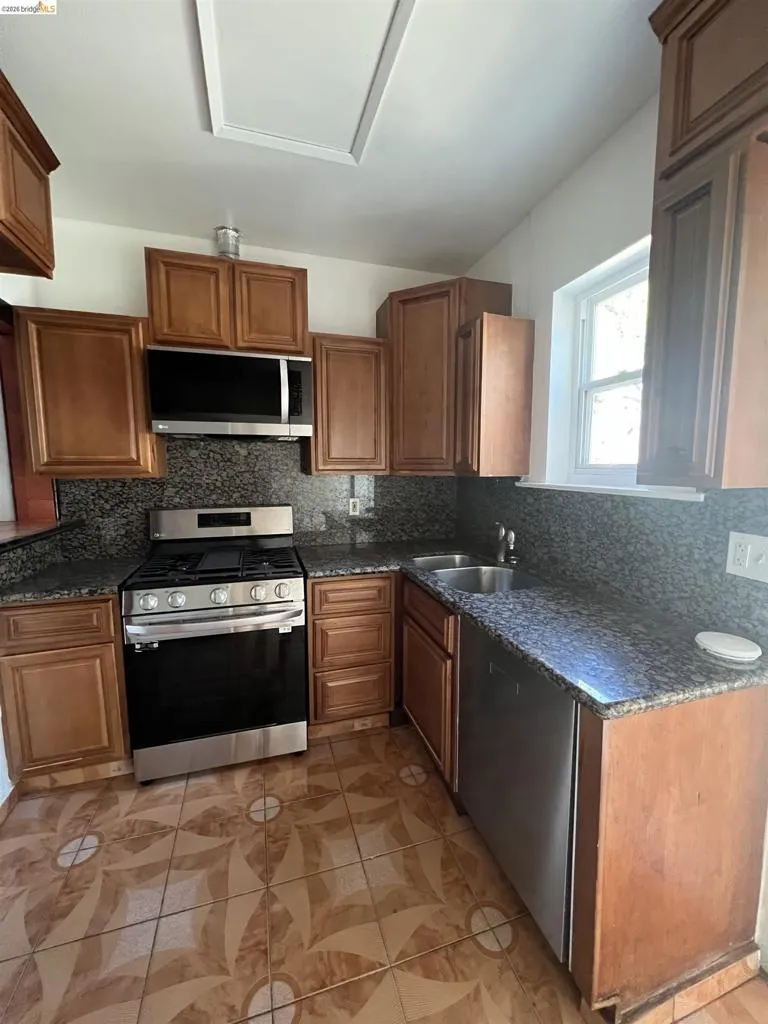 1251 63RD Emeryville, CA 94608