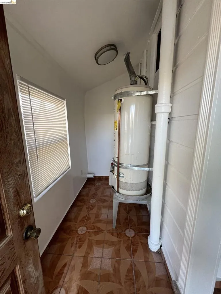 1251 63RD Emeryville, CA 94608