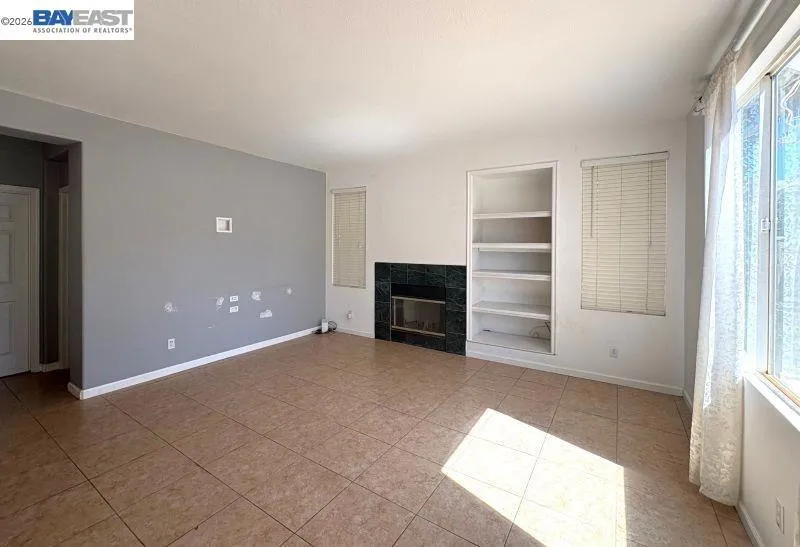 13900 Pinecrest St Lathrop, CA 95330