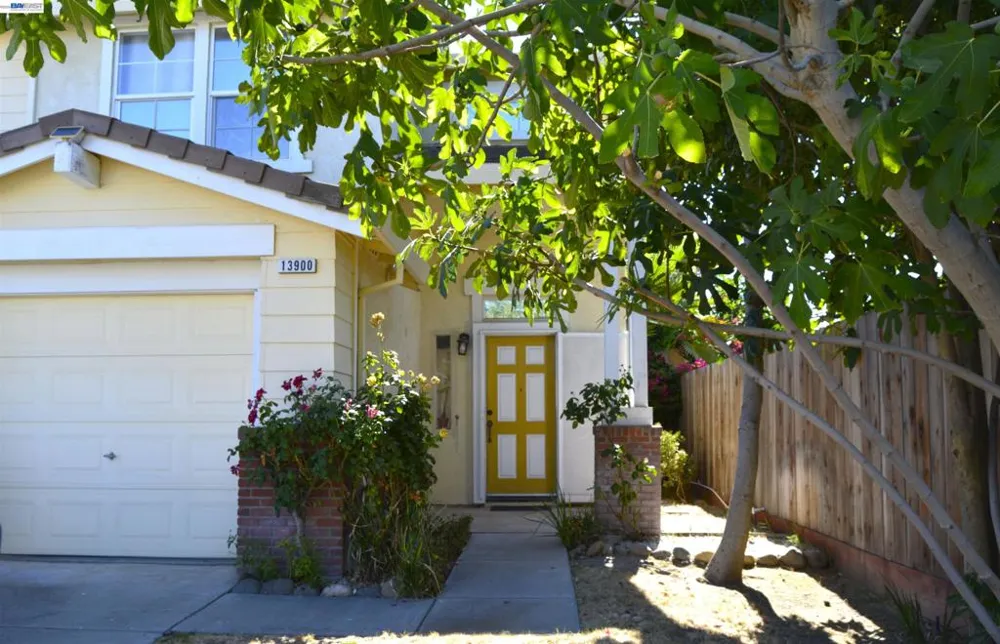 13900 Pinecrest St Lathrop, CA 95330