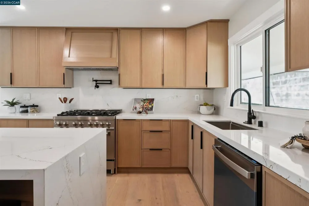 50 Overhill Rd Orinda, CA 94563