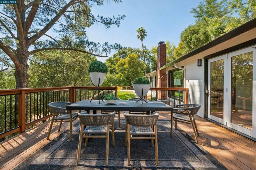50 Overhill Rd Orinda, CA 94563