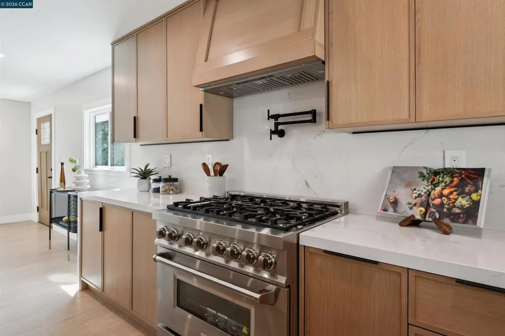 50 Overhill Rd Orinda, CA 94563