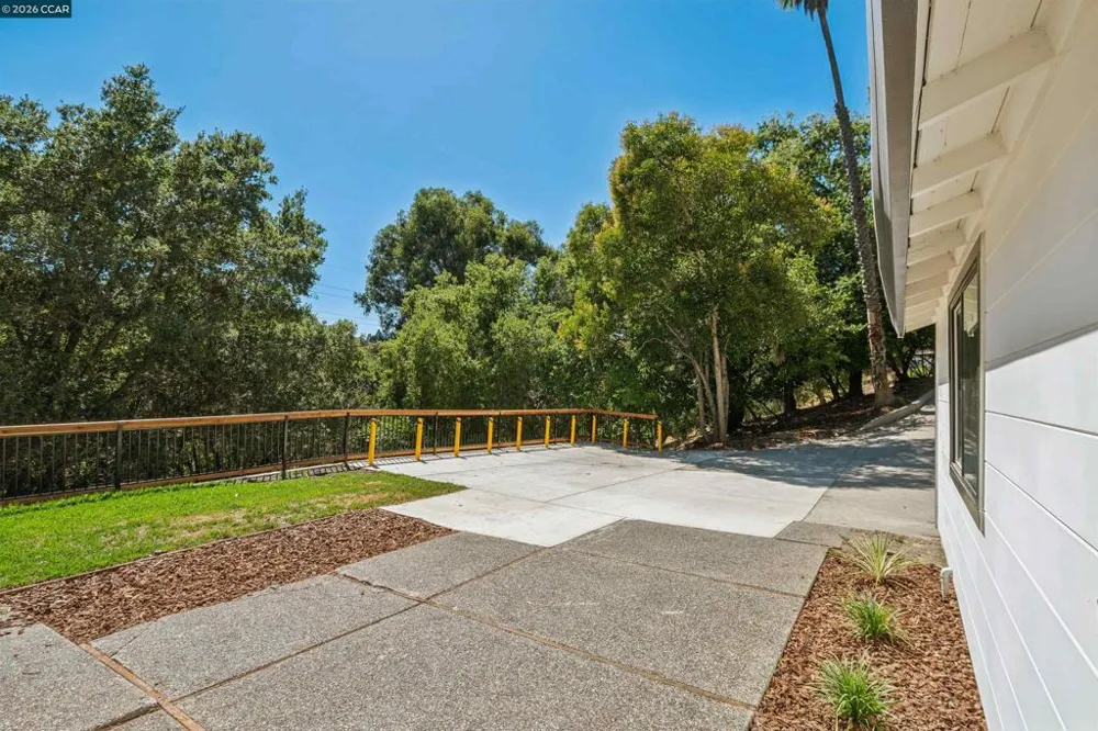 50 Overhill Rd Orinda, CA 94563