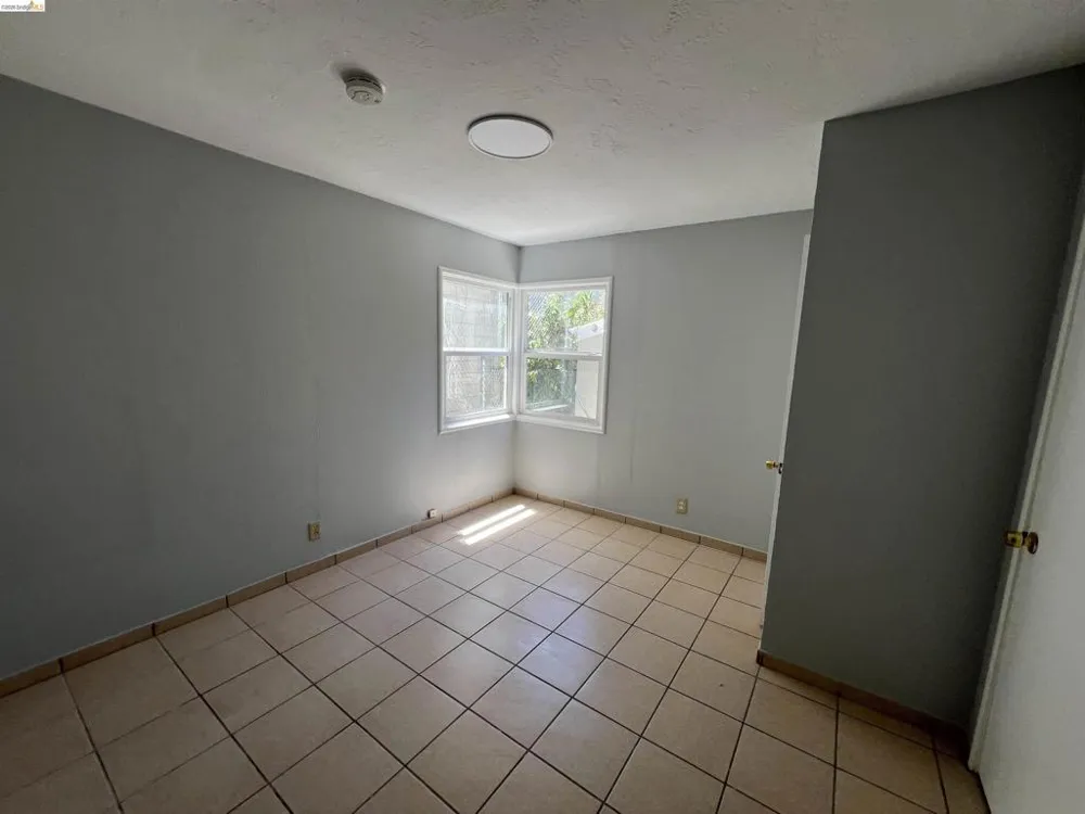 6293 VALLEJO ST Emeryville, CA 94608