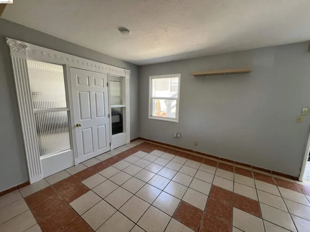 6293 VALLEJO ST Emeryville, CA 94608