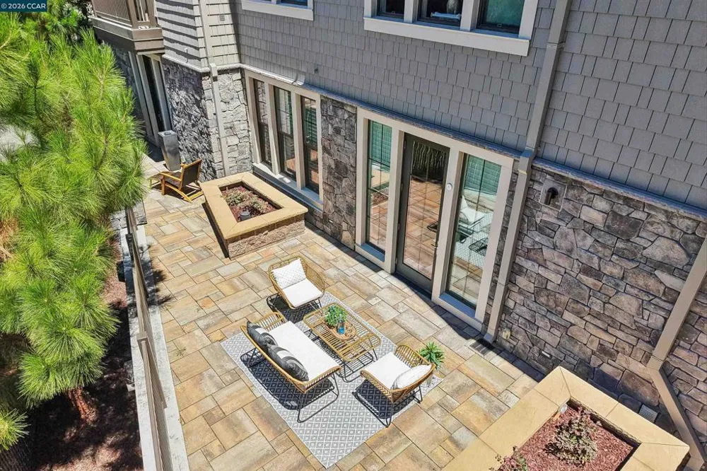 1000 Dewing Ave #104 Lafayette, CA 94549