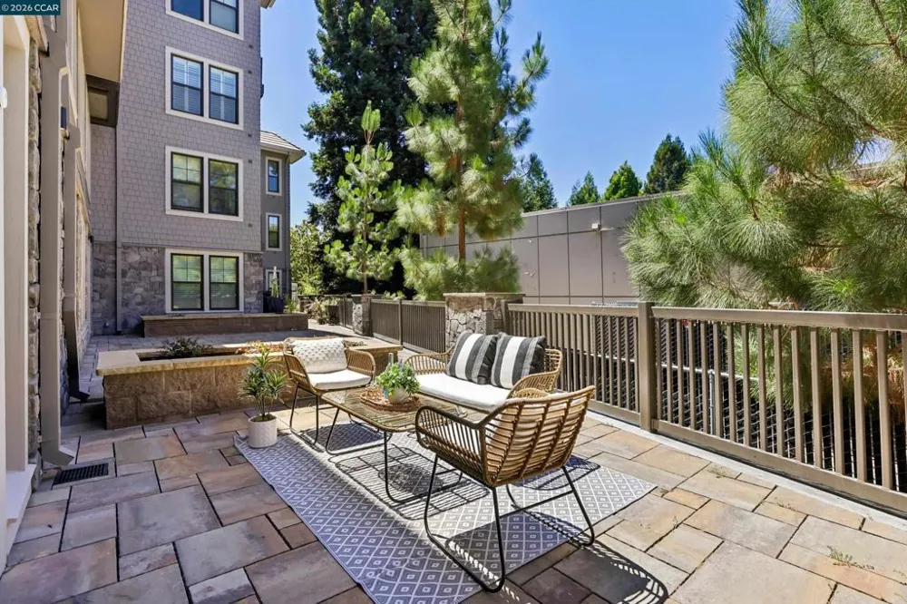 1000 Dewing Ave #104 Lafayette, CA 94549