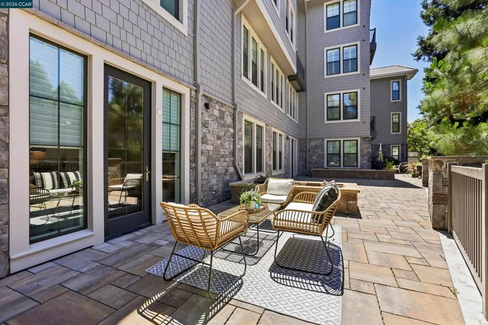 1000 Dewing Ave #104 Lafayette, CA 94549