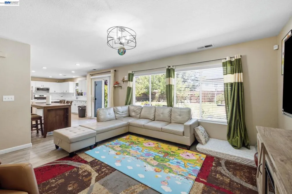 1015 Downing Cir Lincoln, CA 95648
