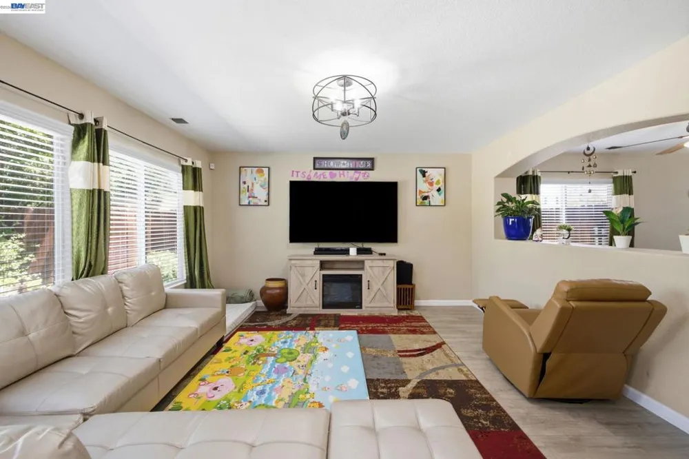 1015 Downing Cir Lincoln, CA 95648