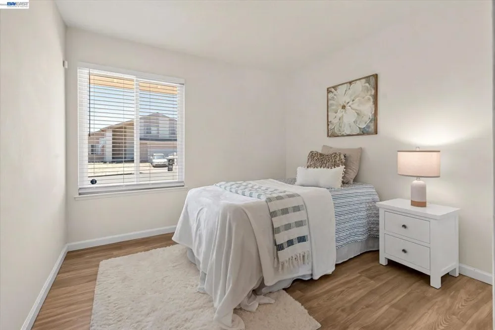 295 Iris Rd Hercules, CA 94547