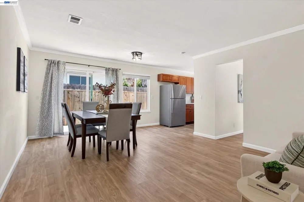 295 Iris Rd Hercules, CA 94547