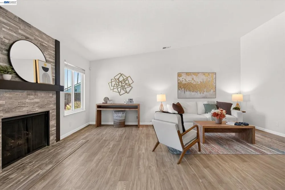 295 Iris Rd Hercules, CA 94547