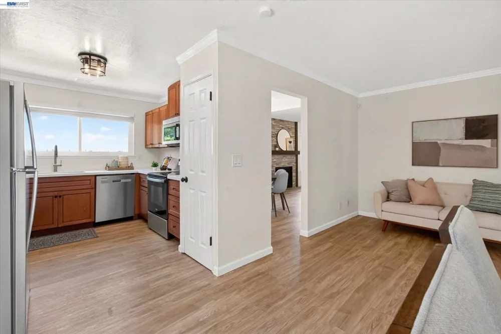 295 Iris Rd Hercules, CA 94547