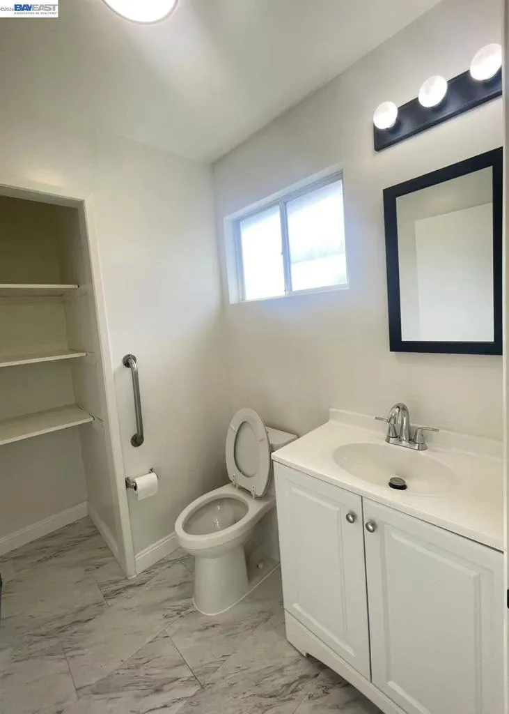 318 Cypress St #D Alameda, CA 94501