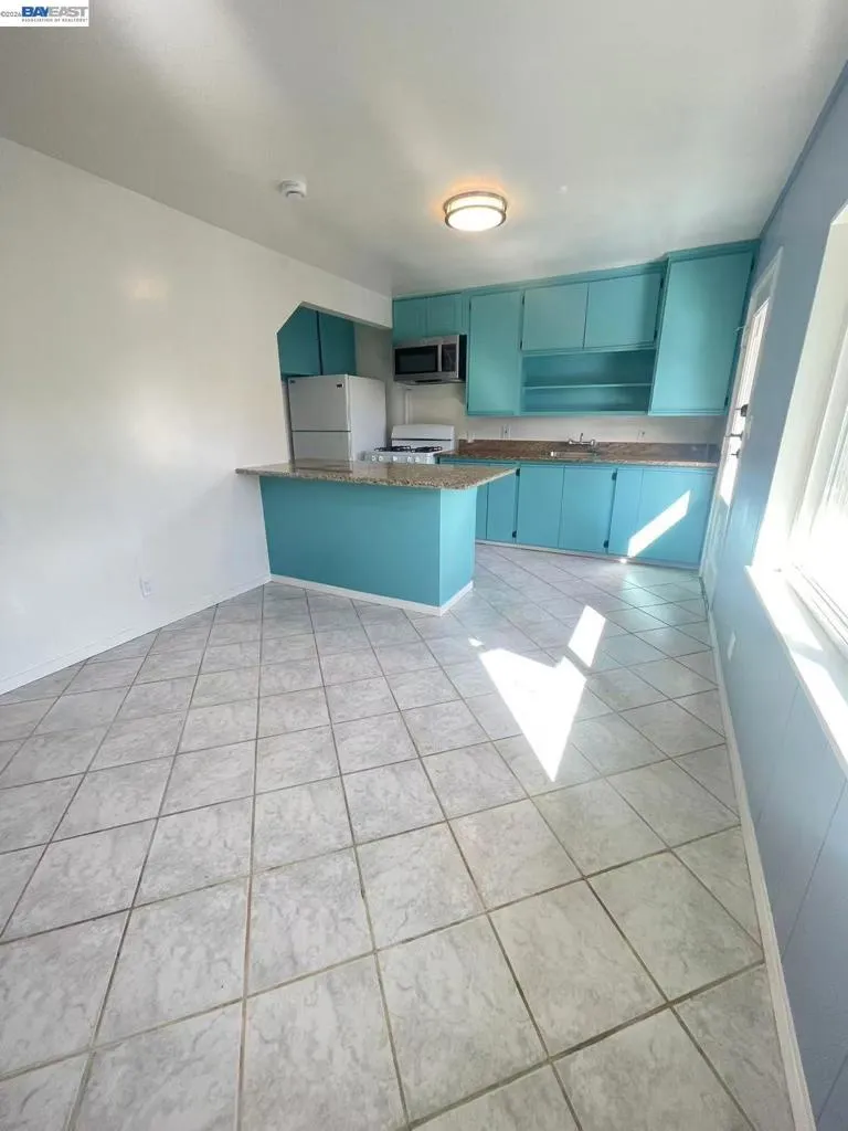 318 Cypress St #D Alameda, CA 94501