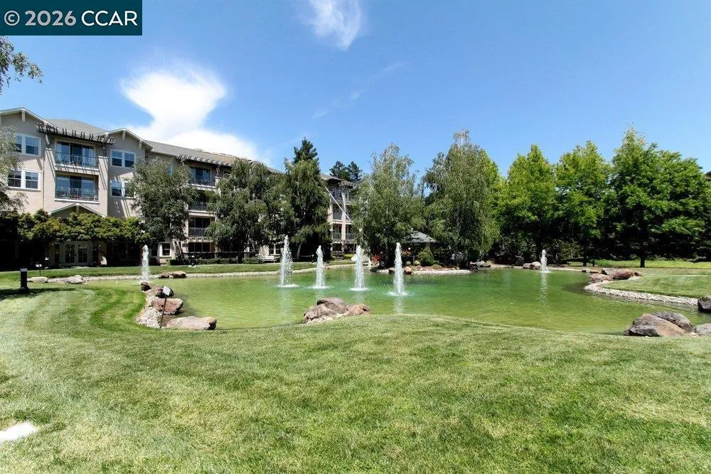 1860 Tice Creek Dr #1206 Walnut Creek, CA 94595