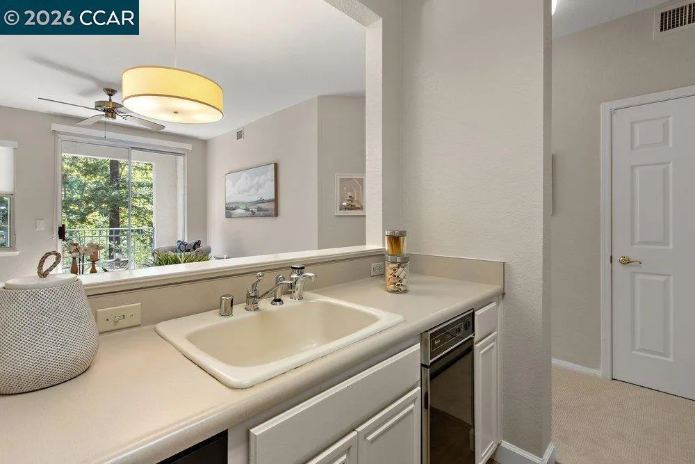 1860 Tice Creek Dr #1206 Walnut Creek, CA 94595