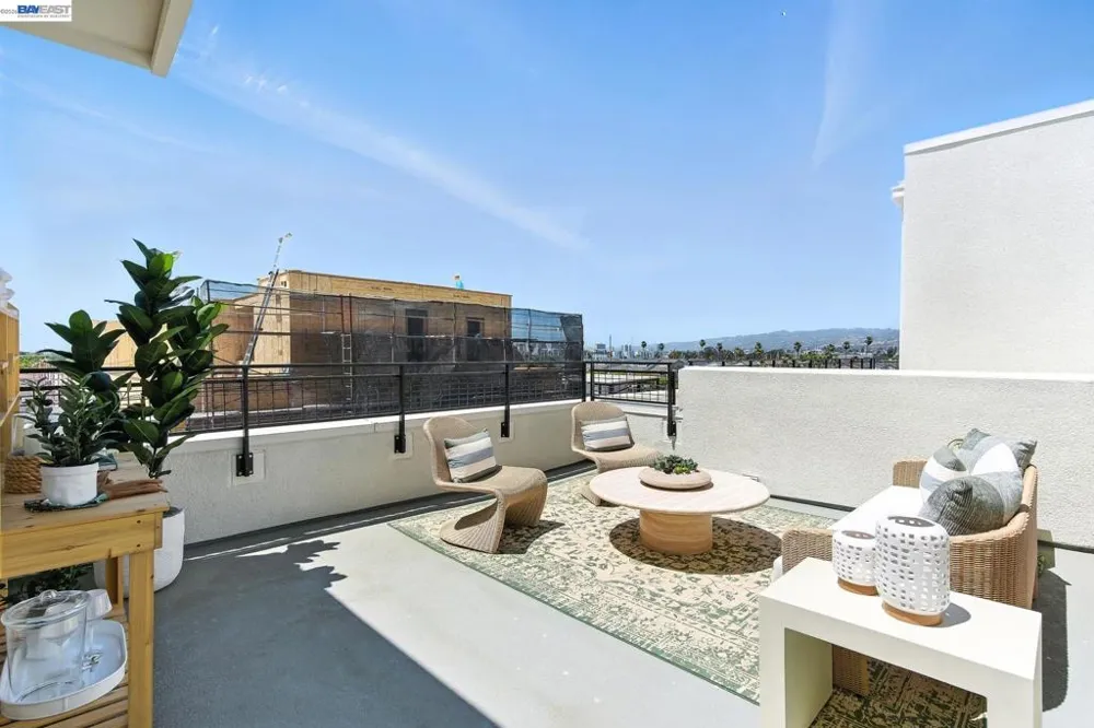 2005 Grand Street Alameda, CA 94501
