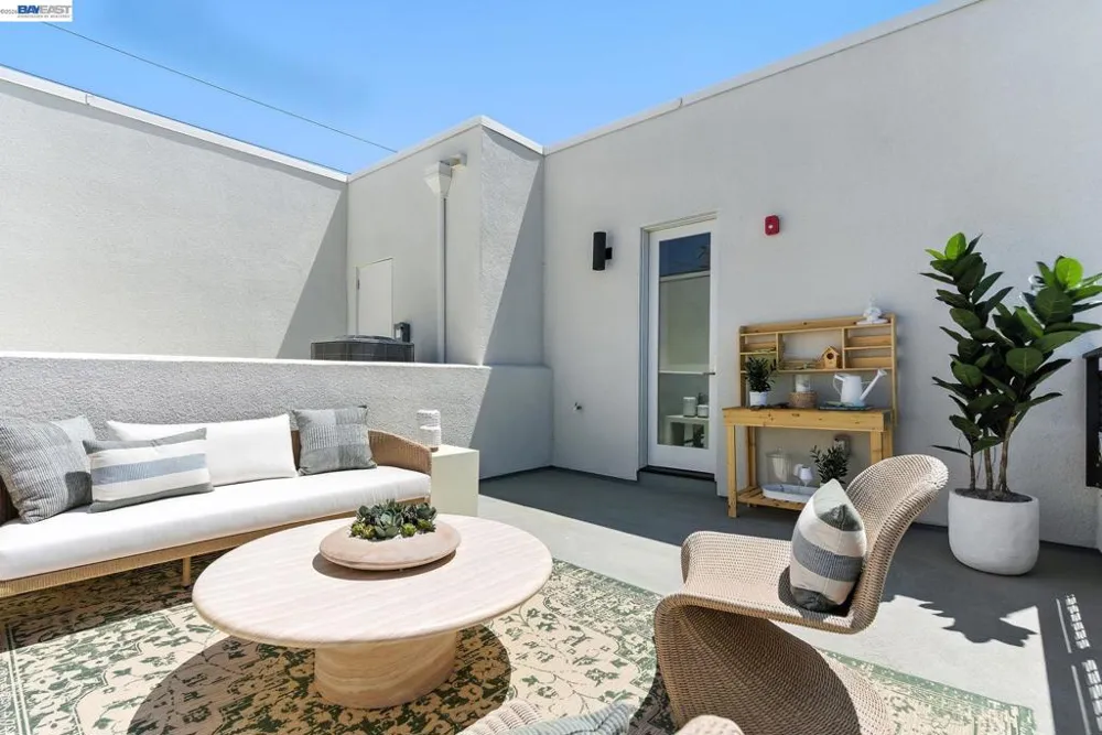 2005 Grand Street Alameda, CA 94501