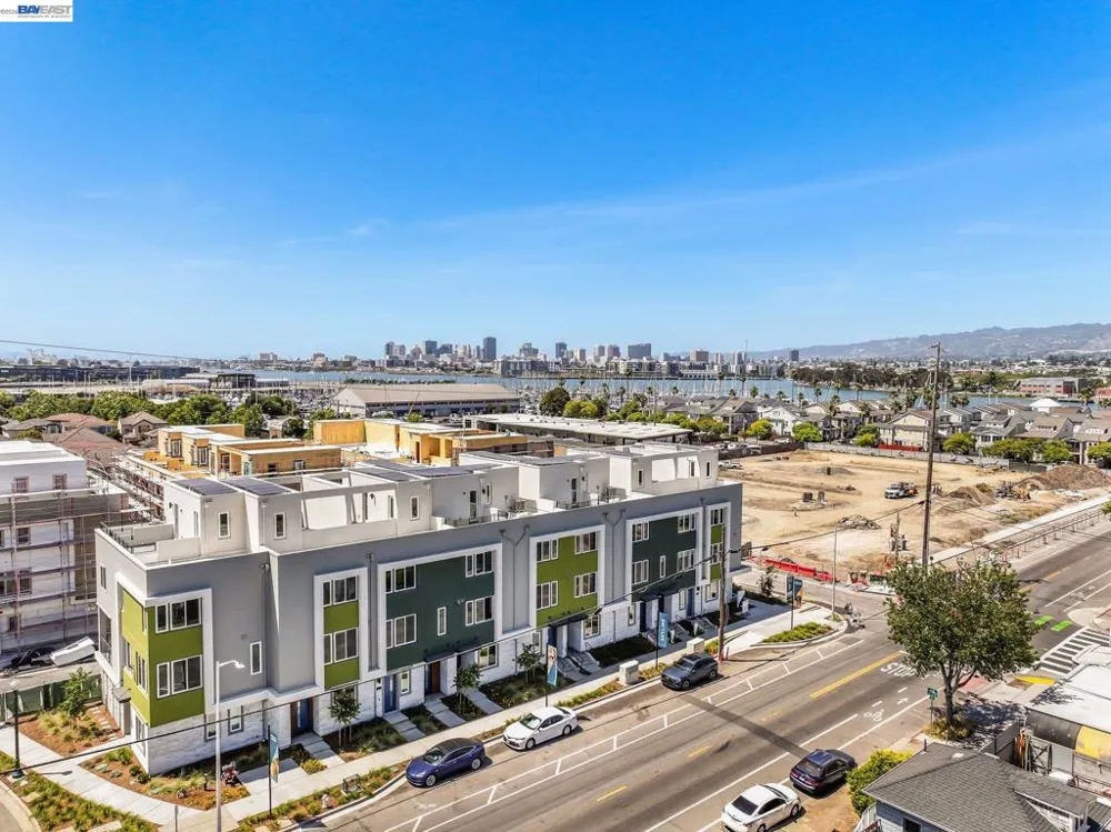 2005 Grand Street Alameda, CA 94501