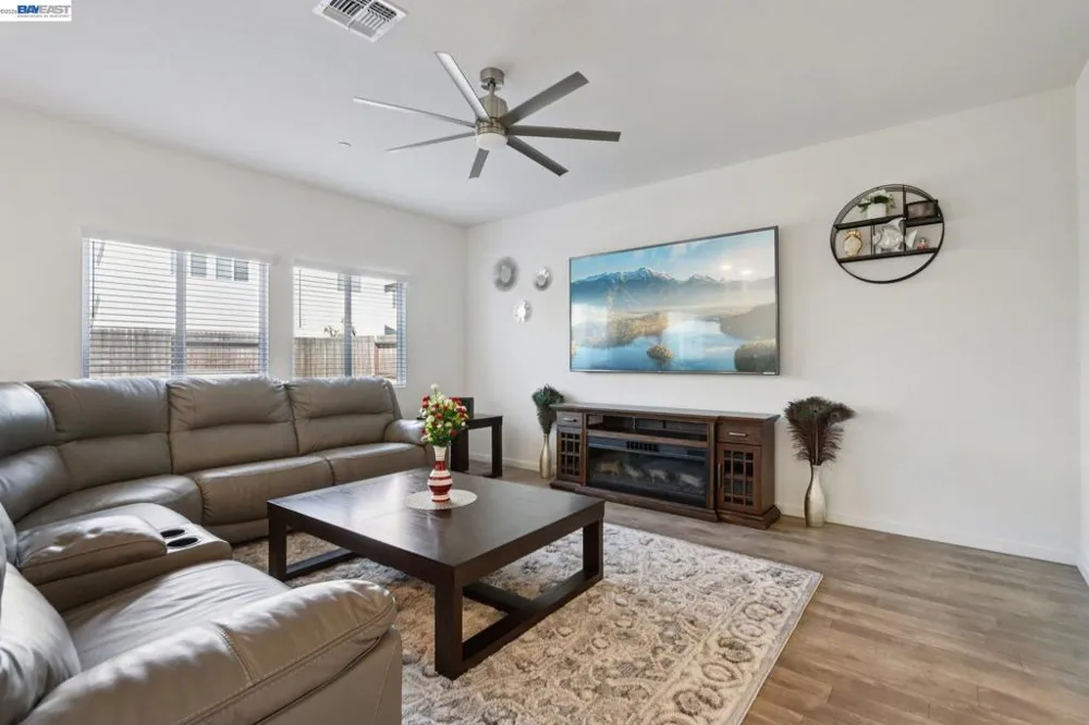 1449 Dorona Ln Manteca, CA 95336