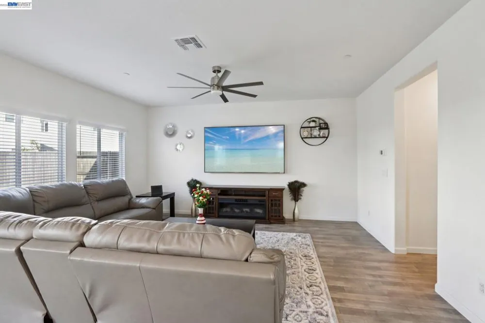 1449 Dorona Ln Manteca, CA 95336