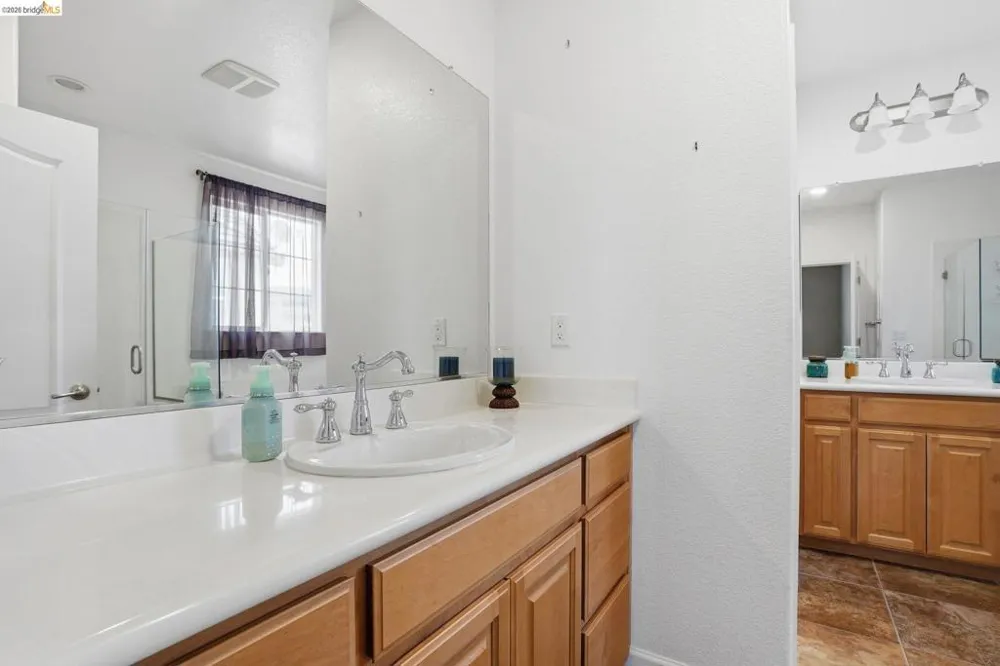 9489 California Oak Cir Patterson, CA 95363