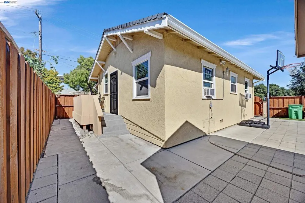 1203 H St Union City, CA 94587
