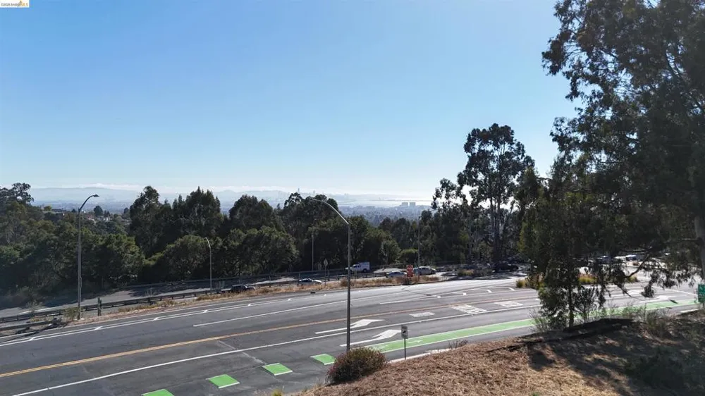 8 Hiller Dr. Oakland, CA 94618