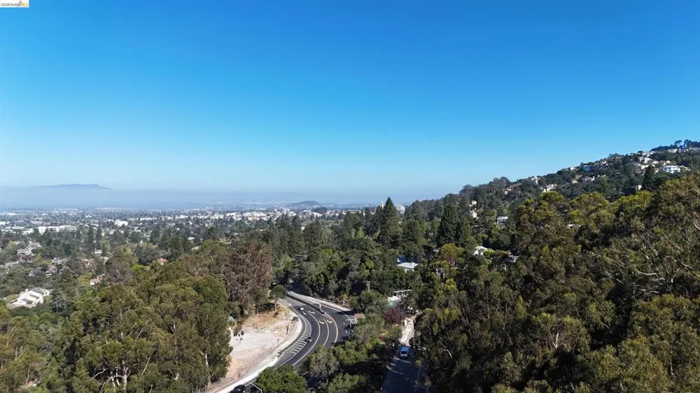 8 Hiller Dr. Oakland, CA 94618
