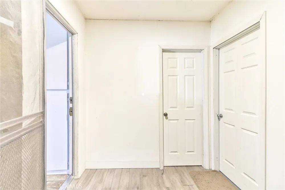 8936 summerwood way Fontana, CA 92335