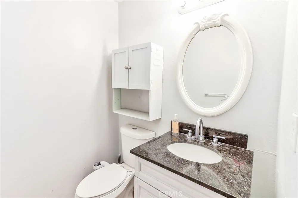 8936 summerwood way Fontana, CA 92335