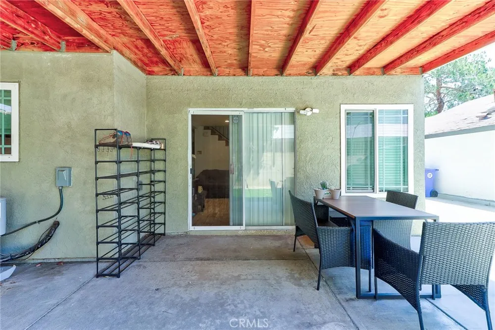 8936 summerwood way Fontana, CA 92335