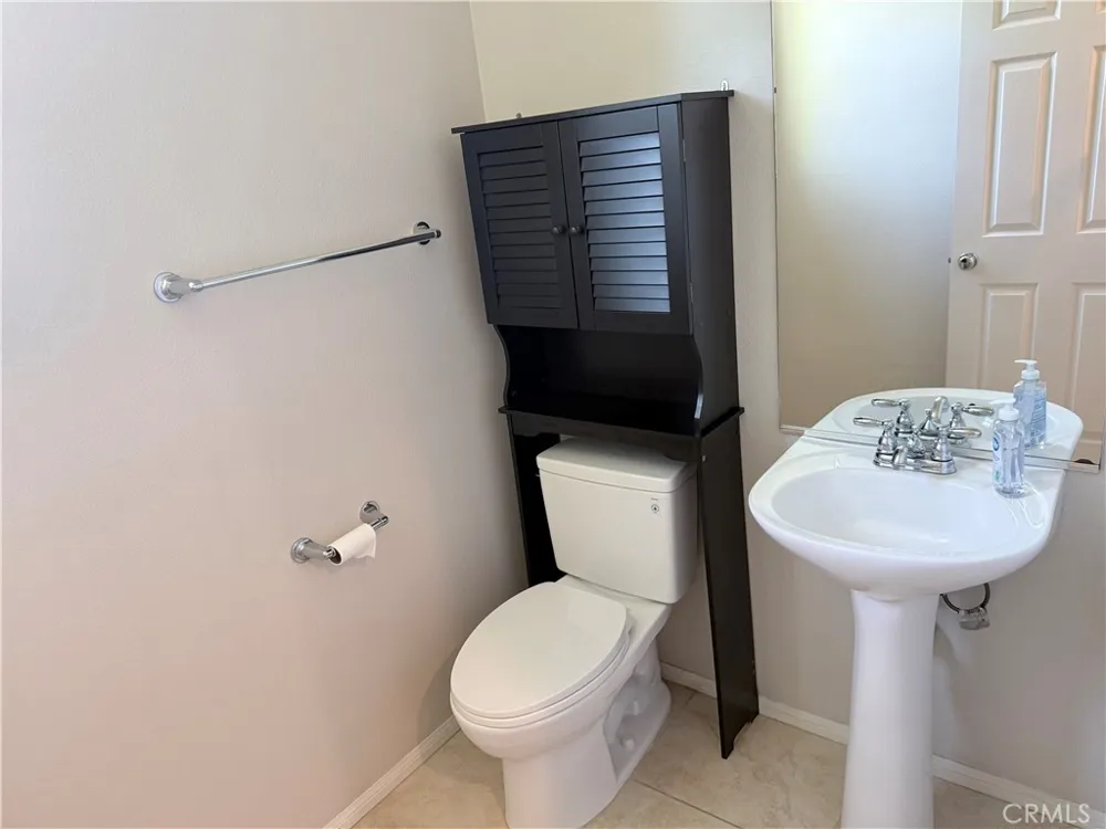 15231 Calverton Tustin, CA 92782