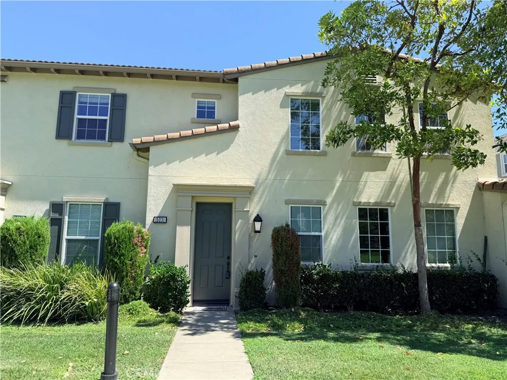 15231 Calverton Tustin, CA 92782