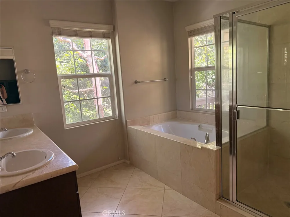 15231 Calverton Tustin, CA 92782