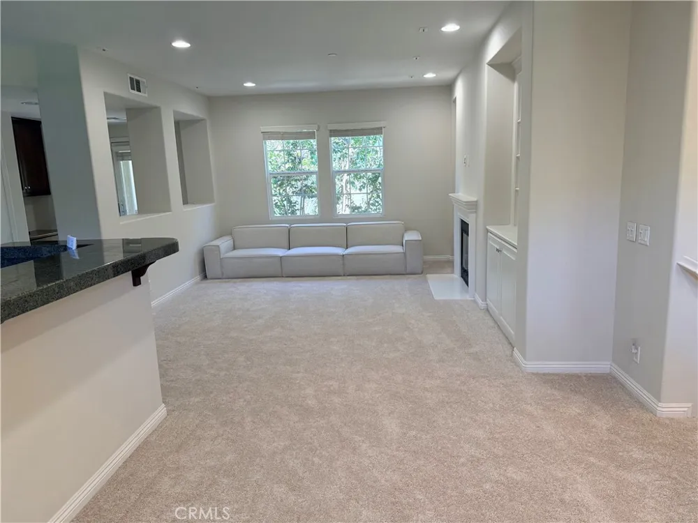 15231 Calverton Tustin, CA 92782