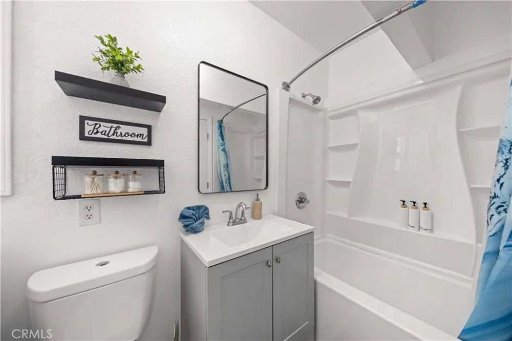 15213 Daphne Avenue Gardena, CA 90249