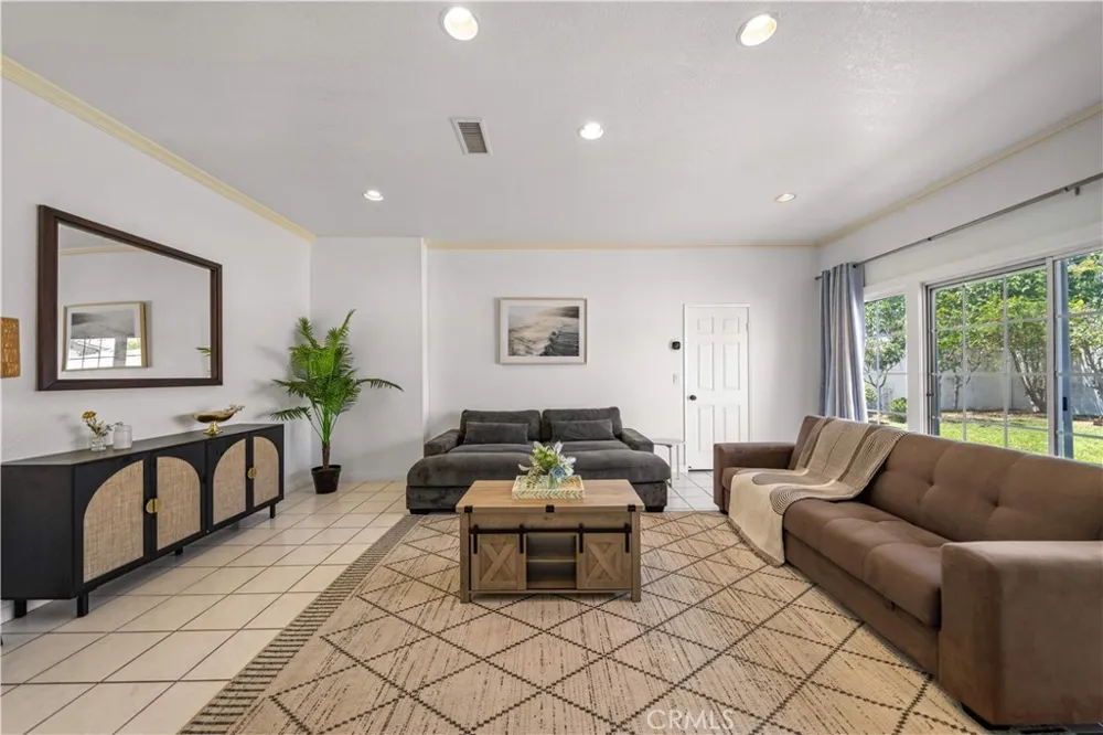 15213 Daphne Avenue Gardena, CA 90249