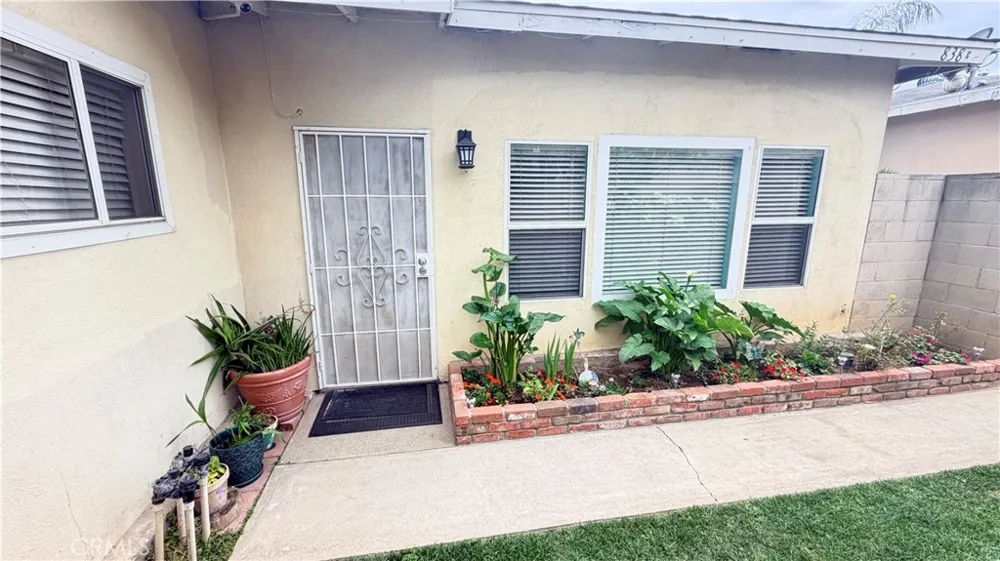 838 Sycamore Court Upland, CA 91786