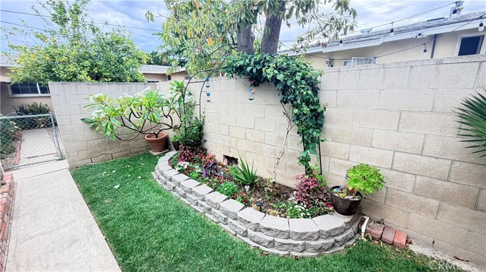 838 Sycamore Court Upland, CA 91786