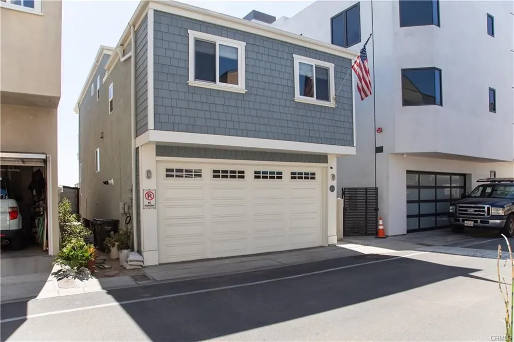 35 A Surfside Surfside, CA 90740
