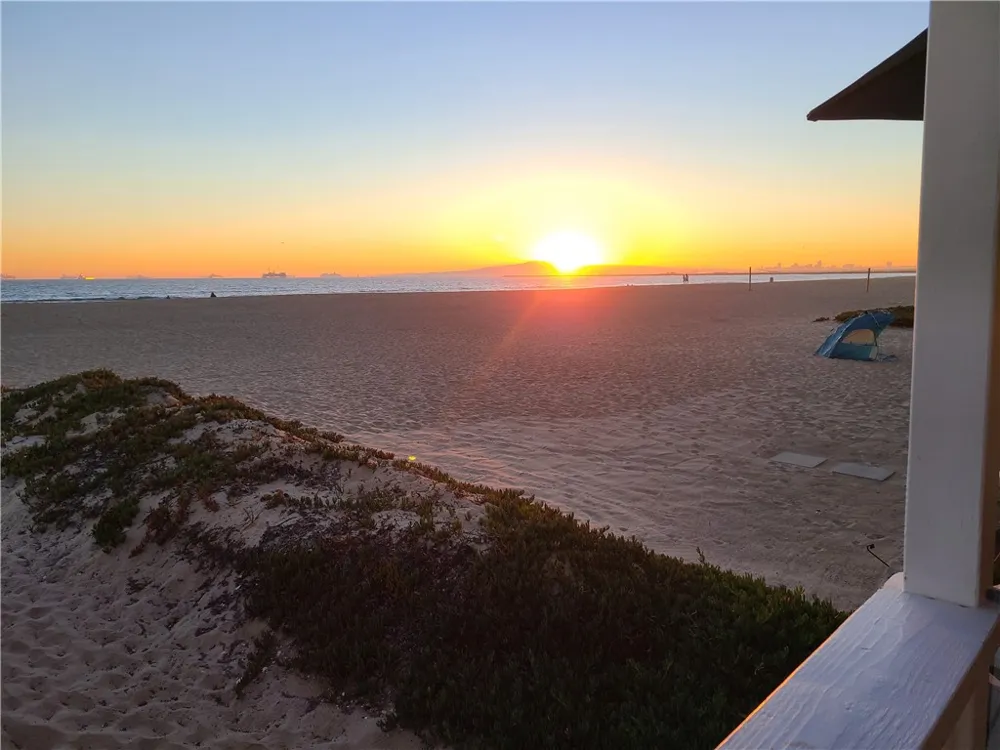 35 A Surfside Surfside, CA 90740
