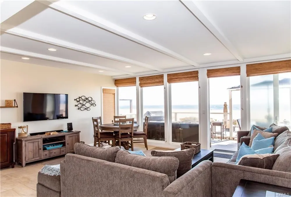 35 A Surfside Surfside, CA 90740