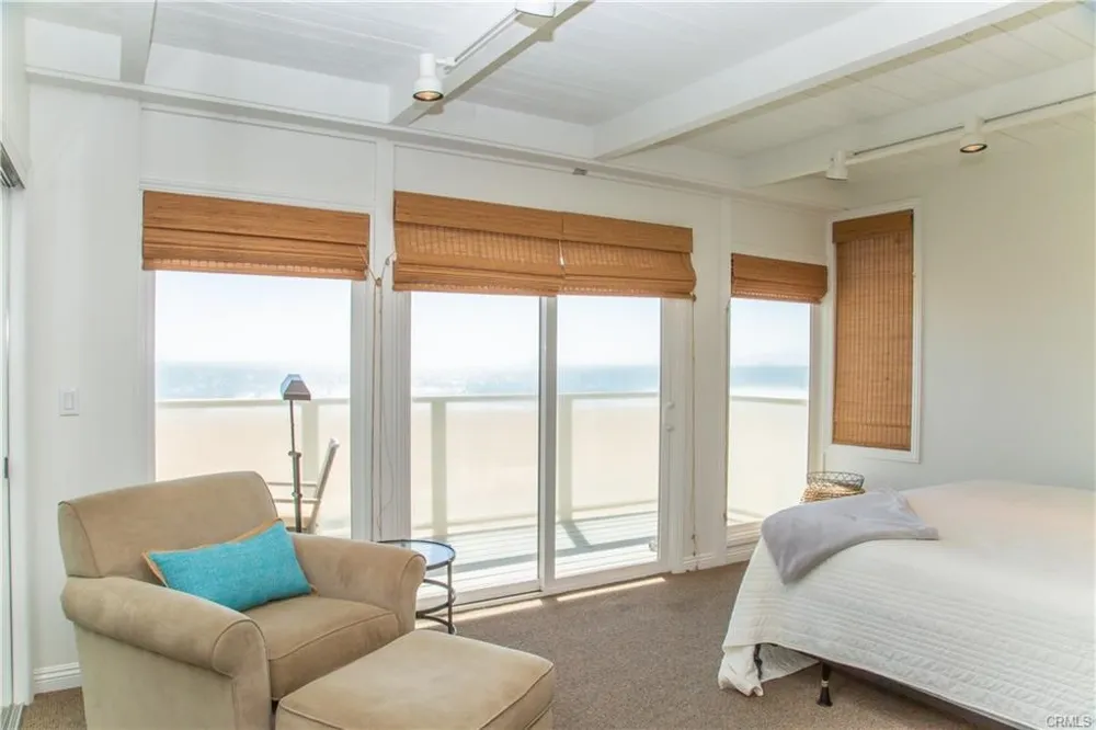 35 A Surfside Surfside, CA 90740