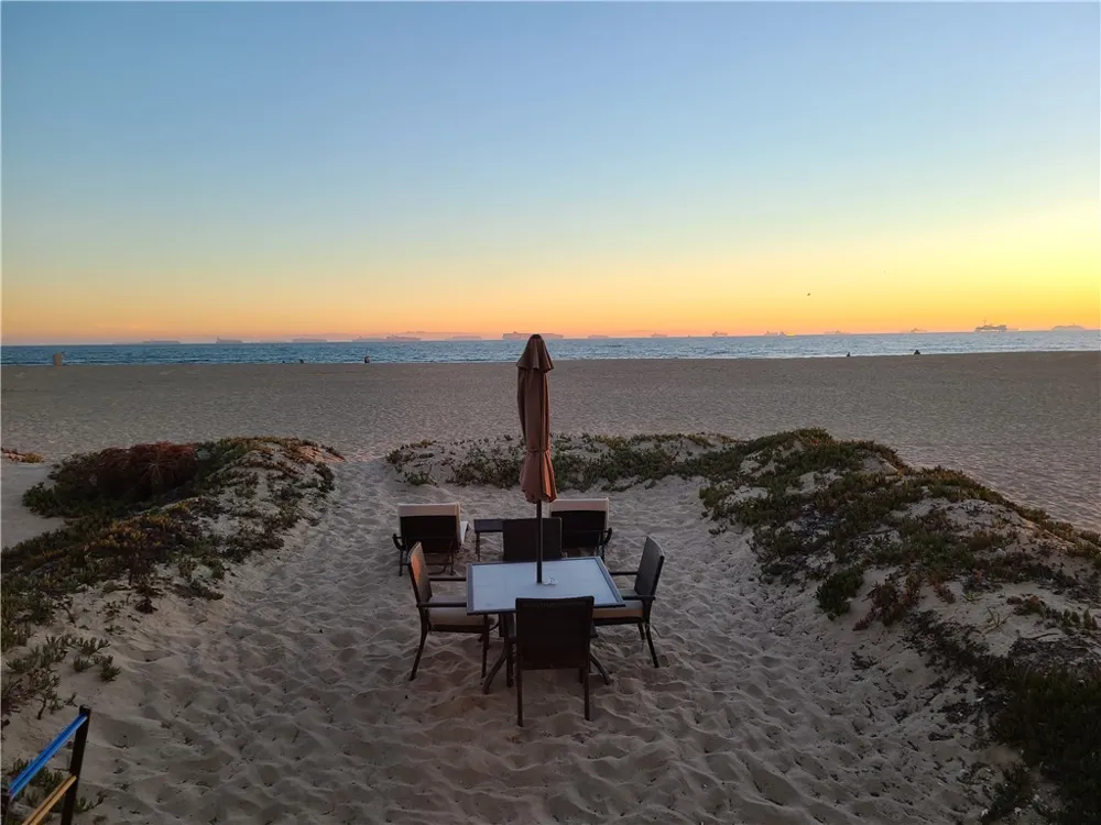 35 A Surfside Surfside, CA 90740